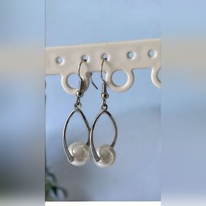 Fashion Elegant Silver and White Dangle Earrings (EUC)